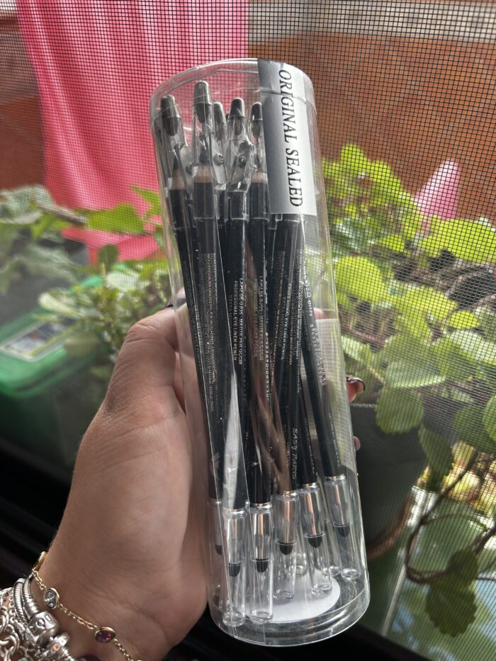 LÁPIZ DE OJO NEGRO