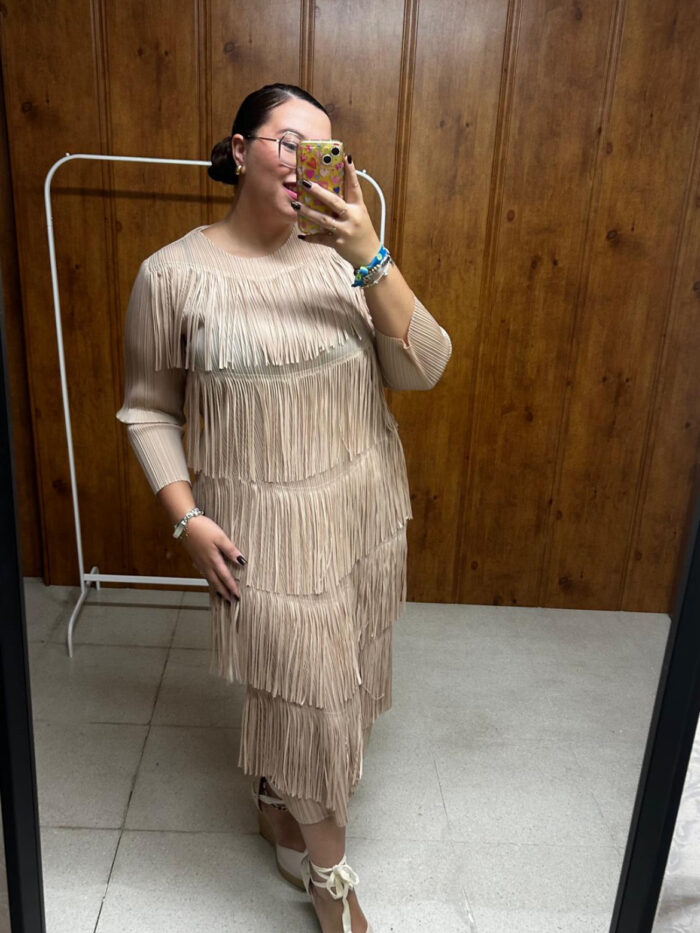 Vestido flecos
